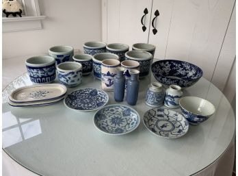 Lot Of 22 Blue And White Pottery Pieces - Chinese Export And Made In Italy