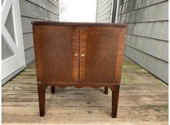 Small Dark Wood Cabinet With 2 Doors And Brass Hardware