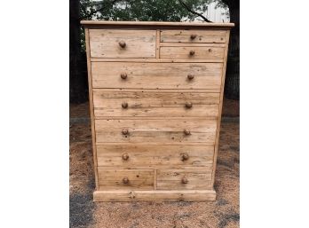 Large Pine Chest Of Drawers - 8 Drawers - Very Useful