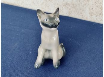 Bing And Grondahl Porcelain Cat Figurine - Brown Siamese