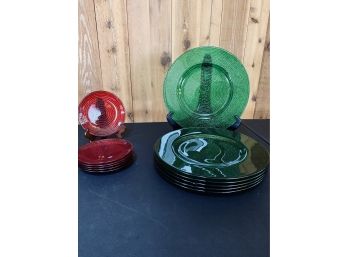 Set Of 6 Green Glass Christmas Chargers And 6 Red Side Plates - Sparkle