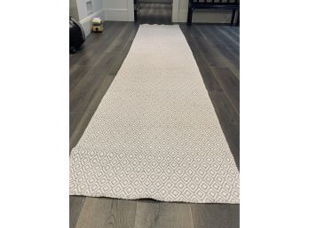 Hook And Loom Runner - Grey And Cream Pattern
