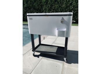 Black And Decker Ice Chest On Wheels With 2 Doors And Shelf
