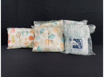 Collection Of 6 Plush Fleece Throw Blankets - Shell Motif