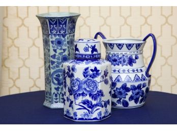 Set Of Blue And White Decorative Vases   Ginger Jar