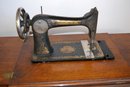 Antique Singer Sewing Machine In Wood Case On Trendle Base