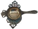 Unusual Vintage 4 Pcs Tea Strainer And Holder By English Regis Plate E.P.N.S