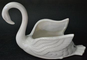 Vintage Ceramic Swan Planter, 9' X 4' X7'