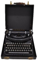 Incredibly Clean Vintage Remington Noiseless Portable Typewriter In Case, 12.5' X 13' X 6'H