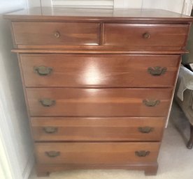 Vintage Colonial 2-Over-4 Drawer Chest Of Drawers On Bracket Base, 35' X 19' X 45'H
