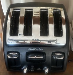 Nice T-FAL Avante Deluxe Chrome 4-Slicee Bagel Toaster, 11' X 11' X 9'H