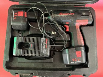 SNAP-ON 12V High Capacity Cordless Drill With Battery & Charger Station In Case