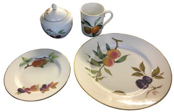 4 Pcs Matching Pattern Eversham Pottery, Coffee Mug, Bread Plate, 10' Dinner Plate & Covered Sugar Bowl