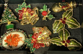 8 Pcs Vintage Christmas & Winter Holiday Costume Jewelry Pins & Brooches In Note Paper Box