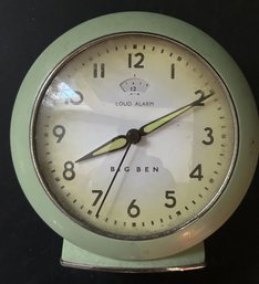 Vintage MCM Big Ben Wind-up Loud Alarm Clock In Retro 50s Green Paint, 5.5' Diam. X 5.75'H