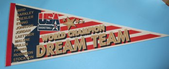 Original Pennant For The 1992 USA Team With Many Famous Basketball Players - Excellent Condition
