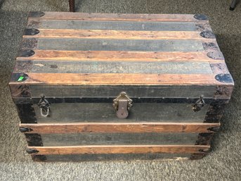 Vintage Flat Top Wood Slats Steamer Trunk With Original Tray, 32' 17' X 20'H