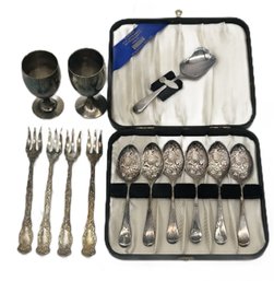 12 Pcs Vintage Silver Plate, 6 Berry Spoons And Server Shovel In Fitted Box, 4 Pickle Forks & 2 Footed Cups