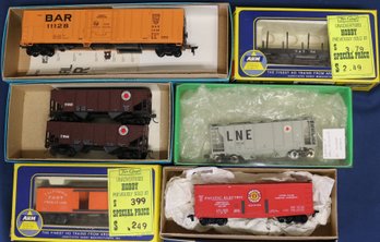 Seven Assorted HO Rolling Stock - Assembled