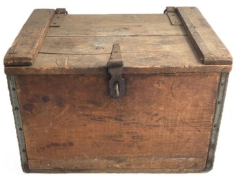 Vintage HOOD Hinged Wooden Crate With Removable Tin Insert, 17.25' X 13.5' X 11.75'H