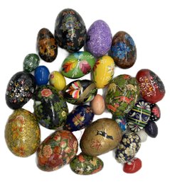 27 Pcs Decorated & Stone Eggs Including 1994 Clinton White House Easter Egg Hunt