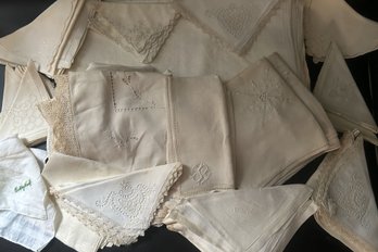 Large Lot Vintage Linens, Table Clothes, Napkins And Handkerchiefs