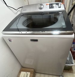 Newer Maytag Top Loading Electric Washing Machine, 27' X 31' X 41'H