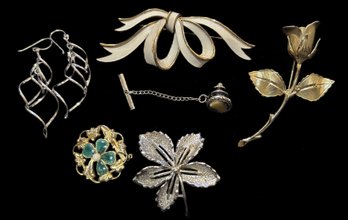 Vintage 12K GF, Costume Jewelry, TRIFARI, Sarah Coventry, 4 Brooches, 2 Earrings & Tie Tack