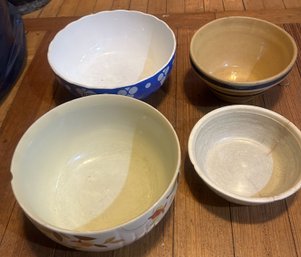 4 Pcs Vintage Mixing Bowls Including Yellowware