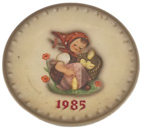 Vintage 195 Hummel 15th Annual Collector's Plate, 7-5/8' Diam.