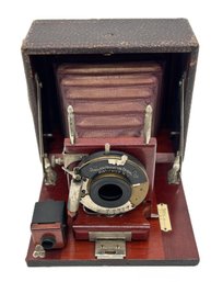 Vintage Gundlach Manhattan Optical Co. Box Camera, 6.25' X 8' X 5.5'H