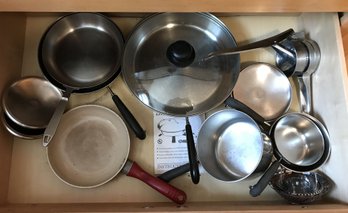 1 Drawer - Metal Cooking Pans & Cookwear