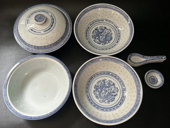12 Pcs Chinese Blue & White Serving Pieces And Soup Spoons