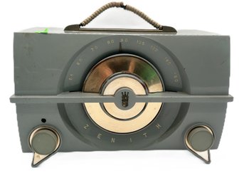 Vintage Zenith Long Distance Tube-Life Saver Radio, Model J615-G, 13' X 7' X 11'H