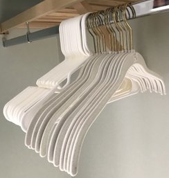 14 Non-slip Felt Hangers & 17 White Plastic Hangers