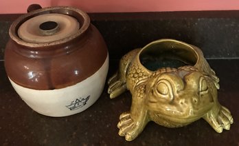 2 Pcs - Robinson-Ransbottom No. 2 Bean Pot & Ceramic Glazed Frog Planter