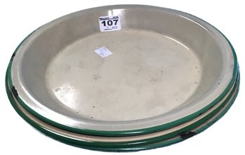 3 Pcs Vintage Cream And Green Rimmed Porcelain Kitchenware Pie Tins, 9-7/8' Diam. X 1'D