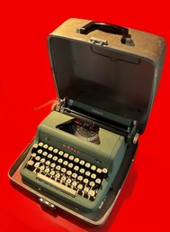 Vintage Royal Quiet De Luxe Portable Typewriter In Travel Case Working With New Ribbon,