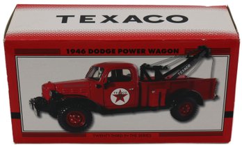 ERTL Texaco 1946 Dodge Power Wagon Wrecker