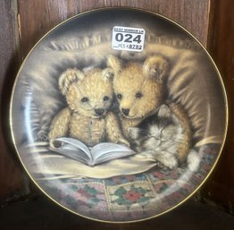 Vintage Franklin Mint Heirloom Porcelain 'Bedtime Story' Collector's Plate With Teddy Bears & Kitten, 8' Diam.