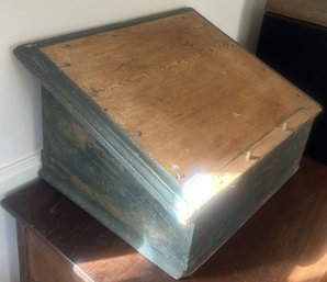 Antique Primitive Slant Top Pegged Book Rest In Original Green Paint, 15' X 12.25' X 8.25'H
