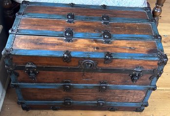 Great Restored & Painted Antique Steamer Trunk With Blue Painted Slats, 35' X19'x 21.5'H