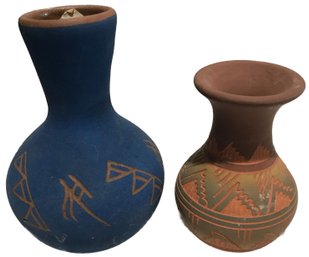 2 Pcs Vintage SIGNED Native American Indian Pottery Vases, 1-SOUIX & 1-NAVAJO