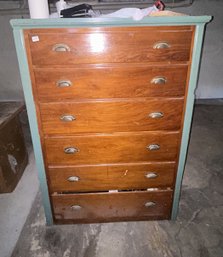 Vintage 6-Drawer Chest Of Drawers, 39.5' 24' 57'H