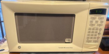 General Electric Counter Top Microwave, 20.25' X 15' X 12'H