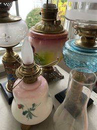 5 Pcs Collection - 4-Antique Fluid Lamps, 1 Electrified And A Clear Shade