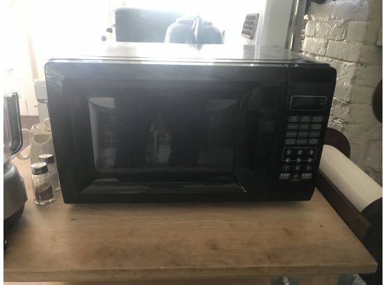 700 Watt Microwave