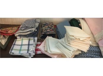 Large Collection Of Various Kitchen And Dining Room Linens