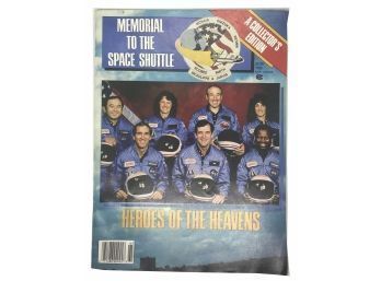 Space Shuttle Challenger Memorial To The Space Shuttle 'a Collector's Edition' Magazine & Button