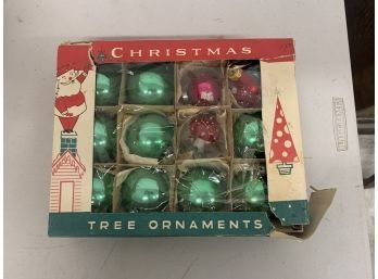 Vintage Glass Christmas Tree Ornaments Bulbs In Great Graphics Box